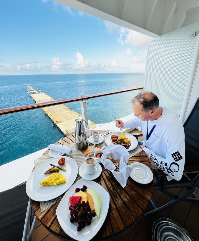 Postcardjar Friends Cruise balcony breakfast